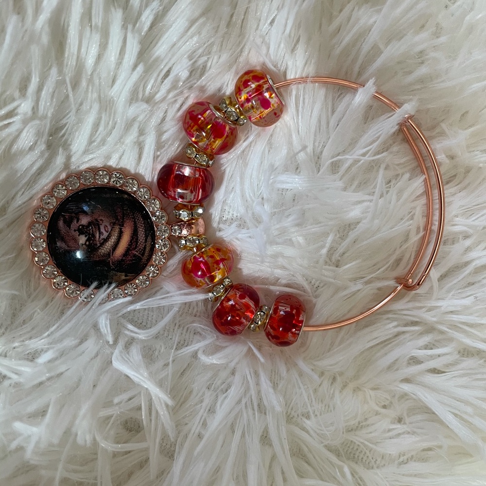 Bracelets - Picture 1 of 3